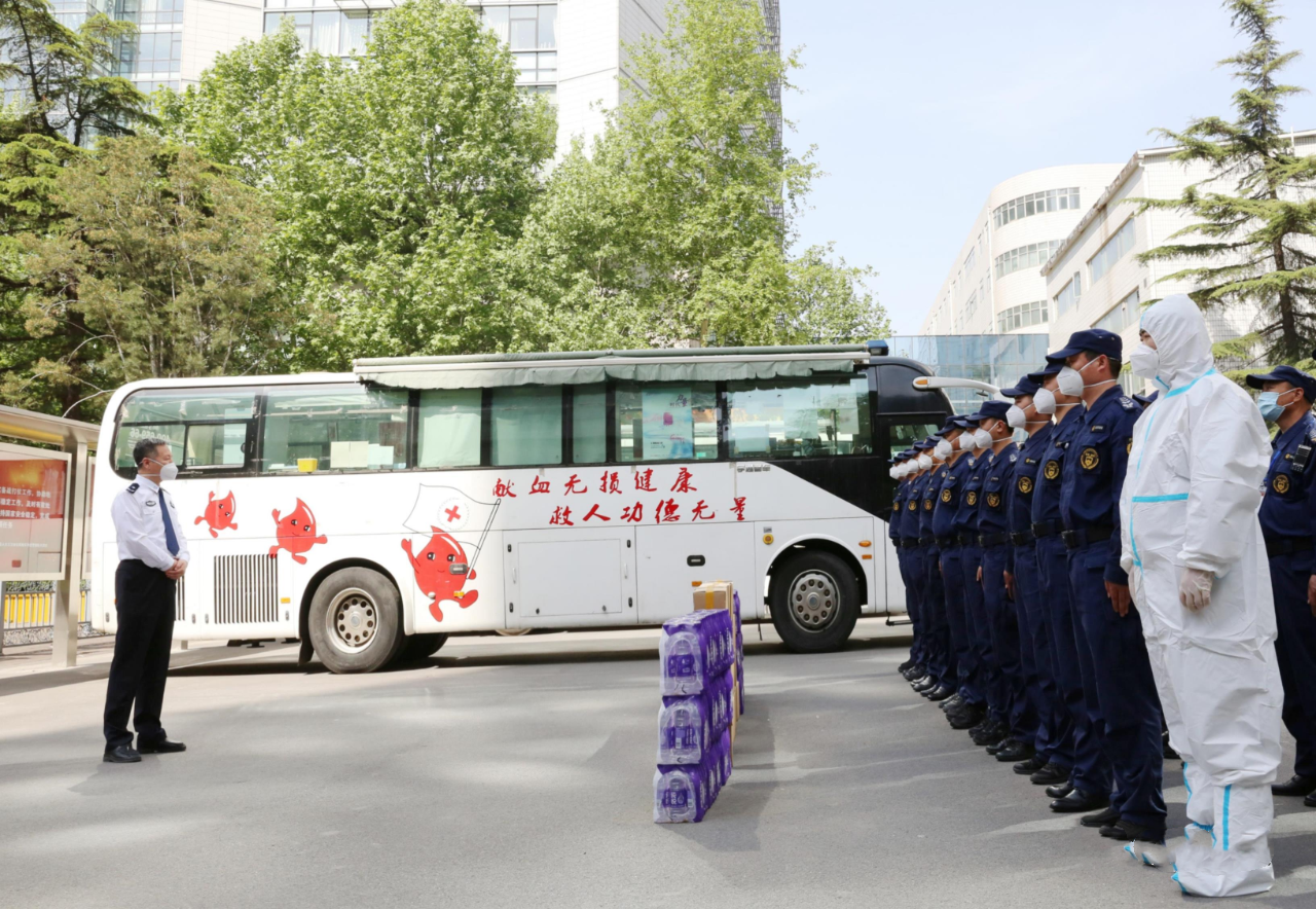 北京保安協(xié)會(huì)慰問(wèn)公司一線安保服務(wù)人員