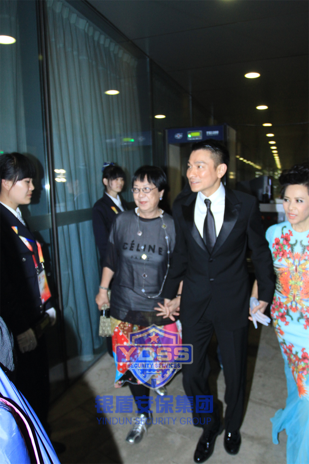 北京銀盾安保特勤隊員為名人提供安保護(hù)衛(wèi)服務(wù)